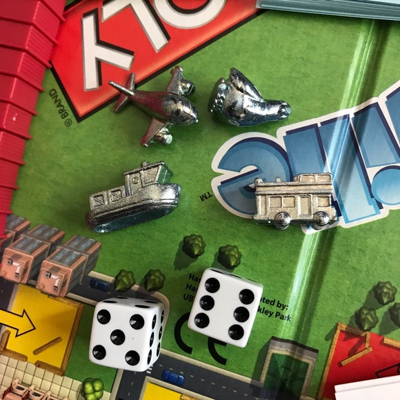 CityVille Monopoly | 2012 Family Board Game - Picture 9 of 16